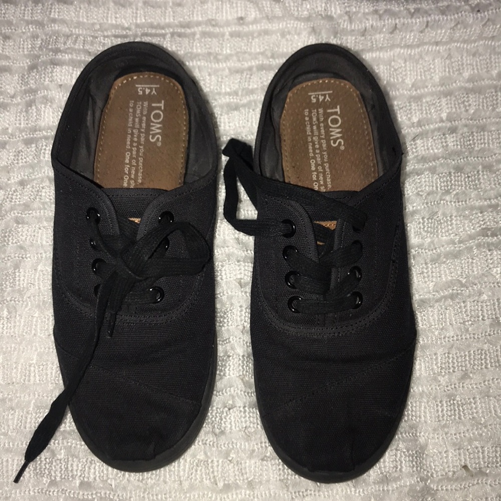 Toms Shoes
